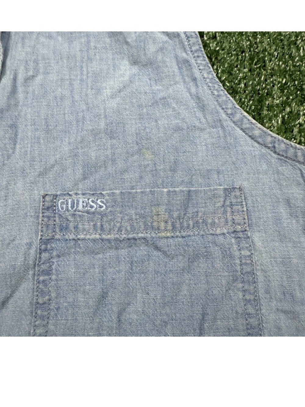 Vintage 90s Guess Sleeveless Button Up Shirt Women's Size M Blue Denim Casual - Picture 2 of 7
